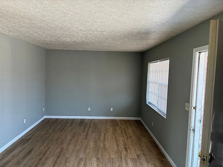 5458 New Cut Rd — Photo 3