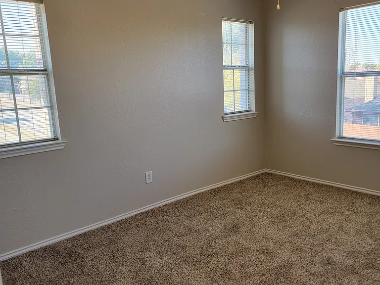 6001 Fenwick Ln — Photo 14