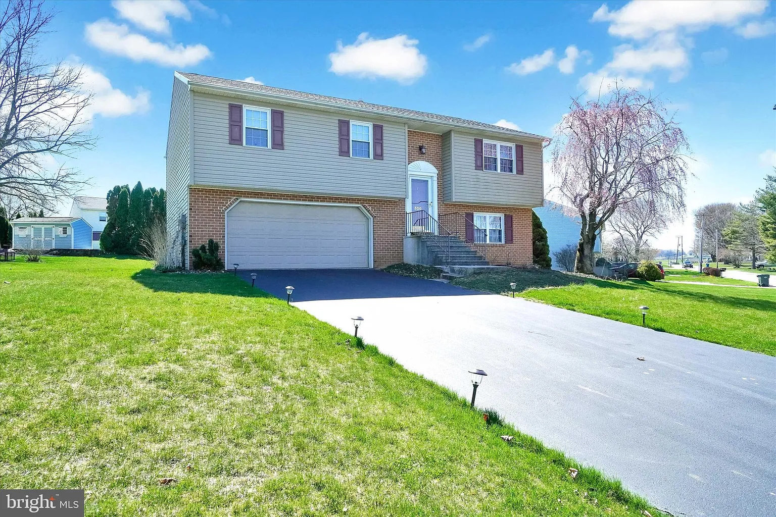 320 Kendale Rd photo 1
