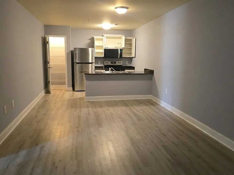 280 Liberty Dr #104