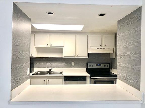 4th image of 854 NW 87th Ave APT 204