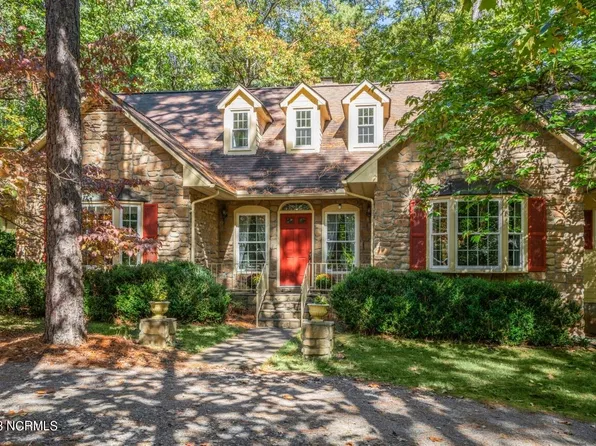 120 Caitlin Court, Southern Pines, NC 28387