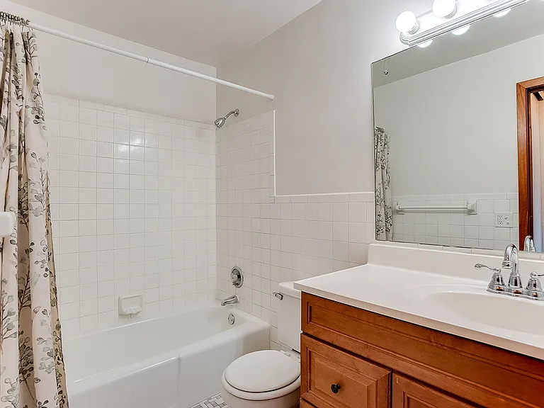 Arden Court Apartments — Photo 4
