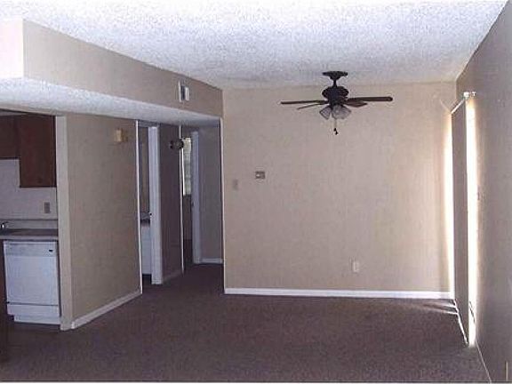 3rd image of 813 Dominik Dr
