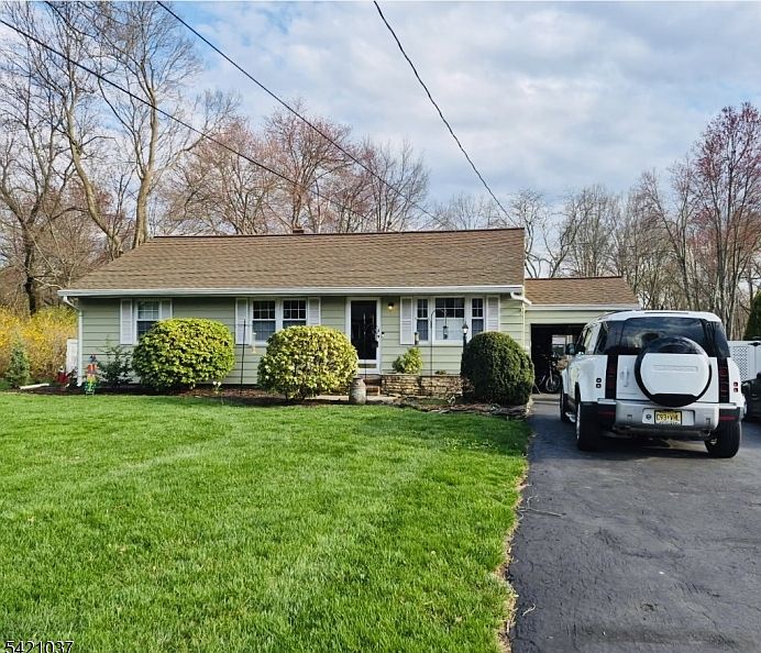 1st image of 16 Washington Valley Rd