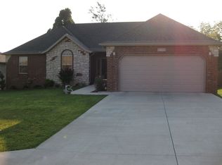 5730 S Meadowbrook Ave, Springfield, MO 65810