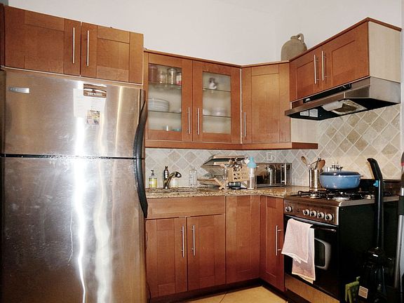 5th image of 341 S 4th St #1D