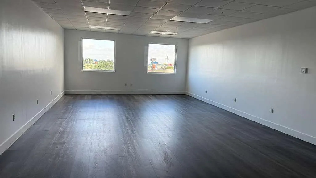 1 bed, 1.5 bath, 963 sqft, $3,200 — Photo 2