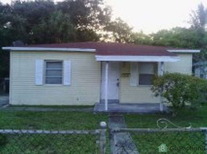 1st image of 825 NW 16th Ave