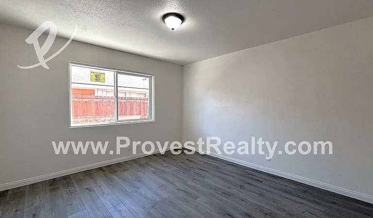 11800 White Ave #6 — Photo 8