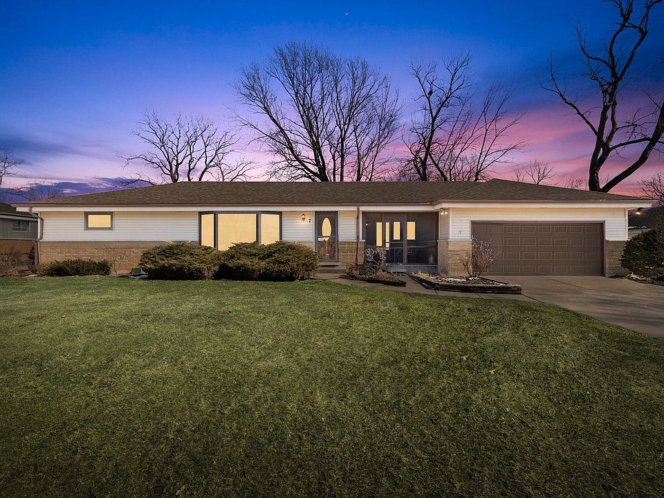 1st image of 7 E Elaine Cir