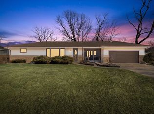 7 E Elaine Cir, Prospect Heights, IL 60070