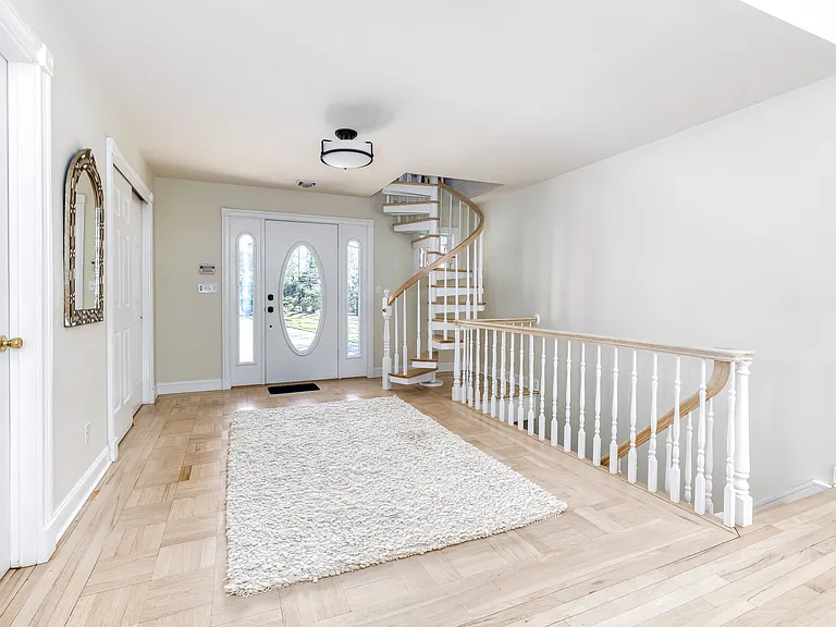 6 Little Ct — Photo 11