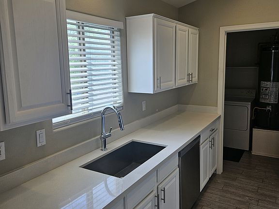 5th image of 7520 E Earll Dr Unit 47