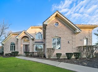 9127 Falling Waters Dr E, Willowbrook, IL 60527