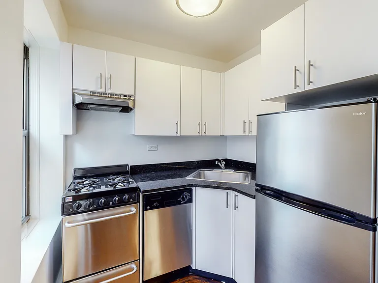 517 3rd Ave #7 — Photo 4