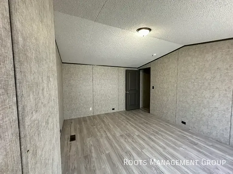 310 Scobey Ave #304 — Photo 3