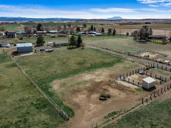 1054 SW Dover Ln, Metolius, OR 97741