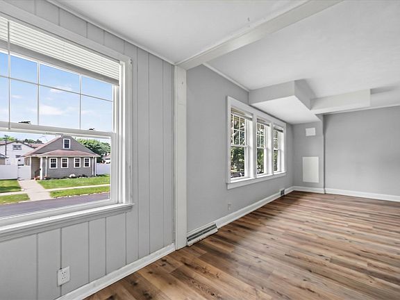 3rd image of 601 E Irvington Ave