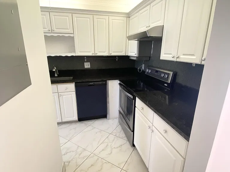 2480 Juniper Dr #204 — Photo 12
