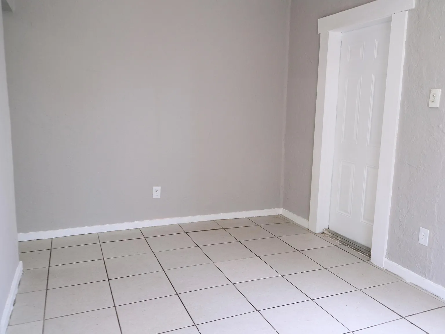 2 bed, 1.0 bath, 750 sqft, $1,990 — Photo 2