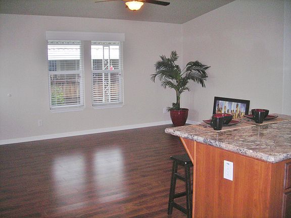 4th image of 4409 Woodcrest Ct