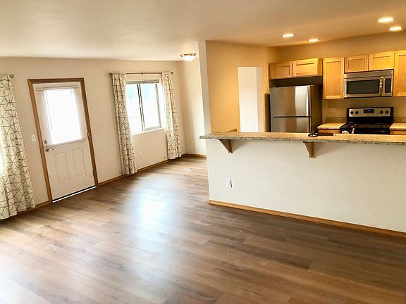 2nd image of 394 NE Inspiration St