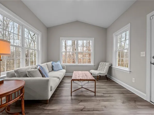 6572 Rogers Farm Rd, Pleasant Garden, NC 27313