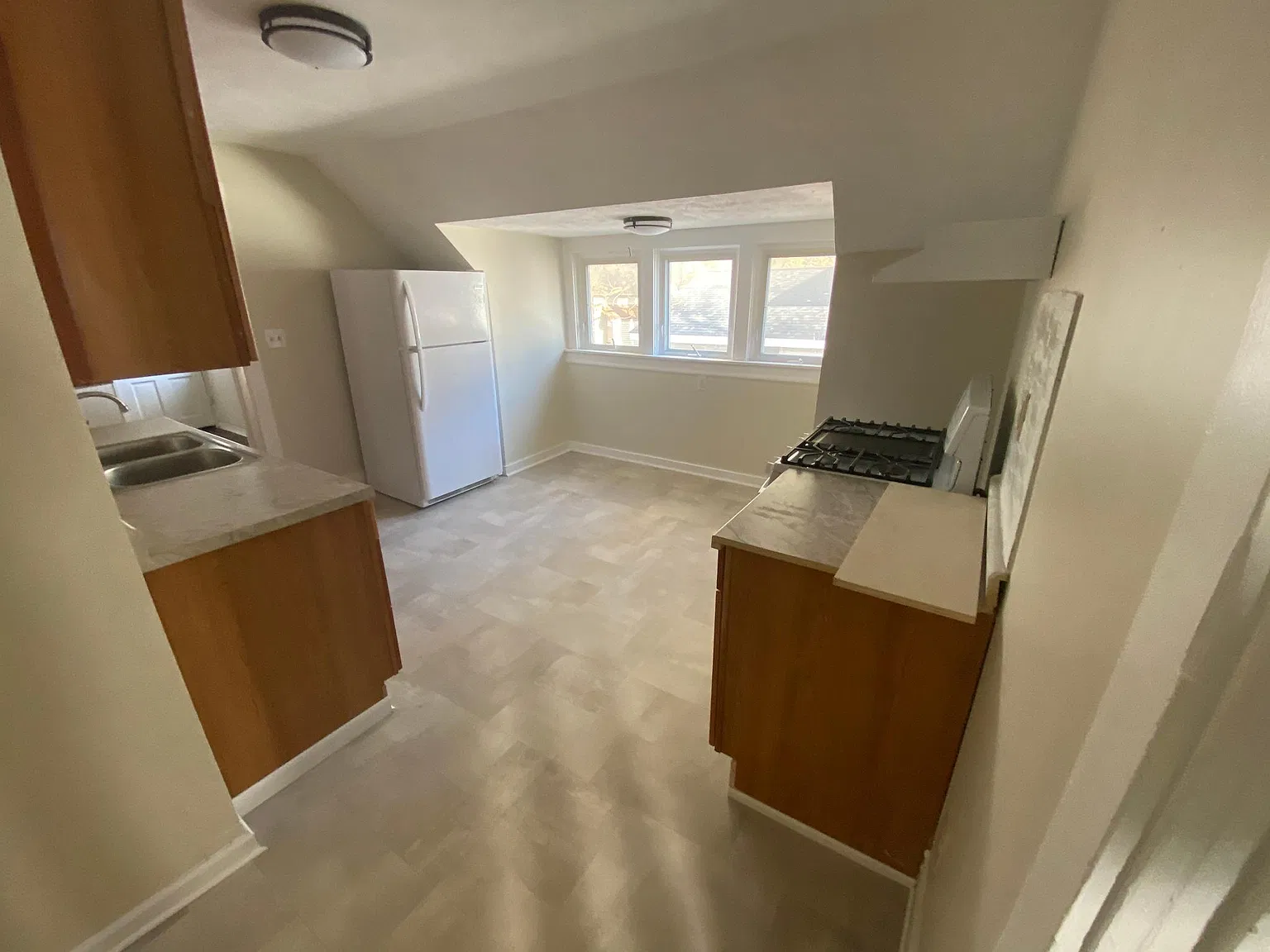 2 bed, $995 — Photo 3