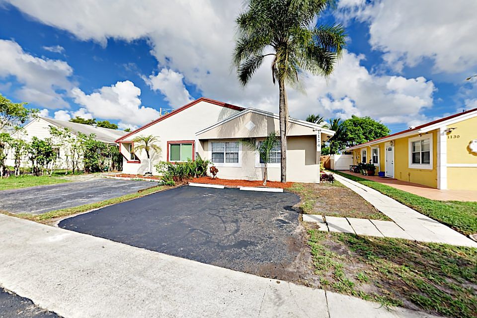 1st image of 1124 SW 71st Ter