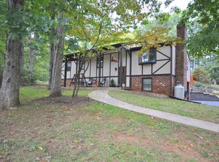 205 Homestead Dr, Forest, VA 24551