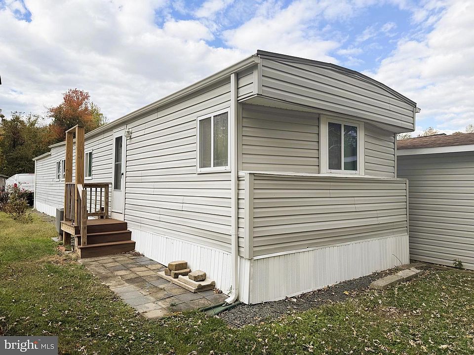1st image of 31 Courage Ln