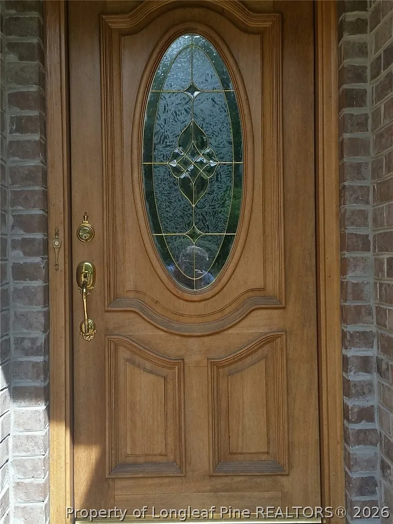 4 bed, 2.5 bath, 2490 sqft, $2,500 — Photo 4