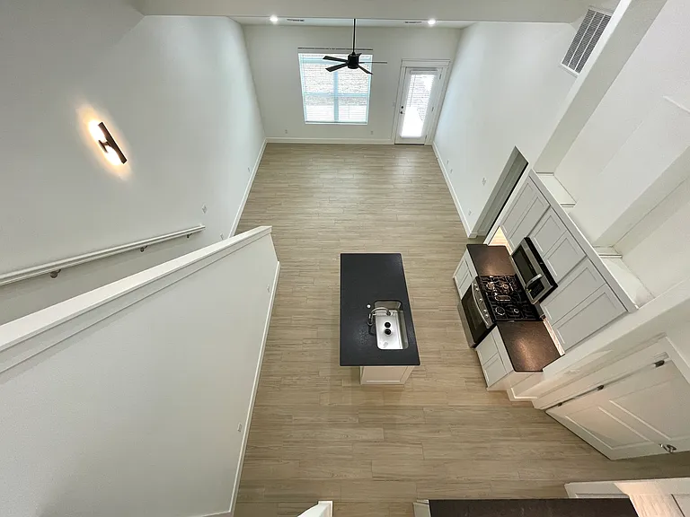723 Sun Meadow Dr — Photo 10