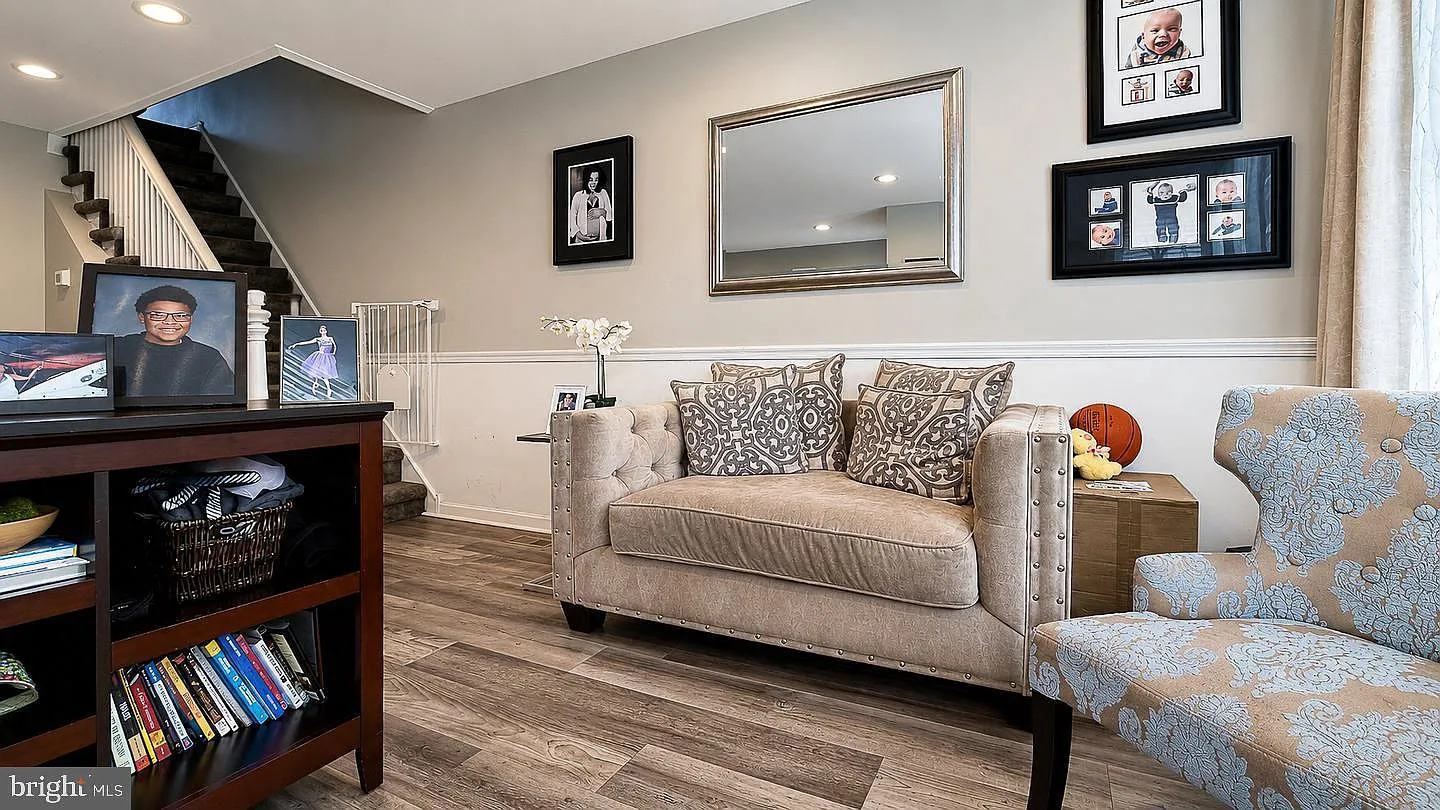3 bed, 2.0 bath, 1340 sqft, $2,700 — Photo 4