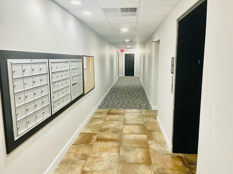 100 W Court St #1B — Photo 24