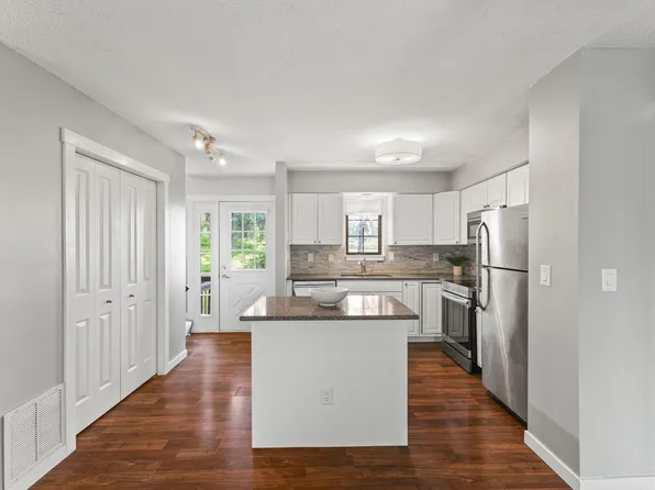 1237 Hillwind Rd NE, Fridley, MN 55432