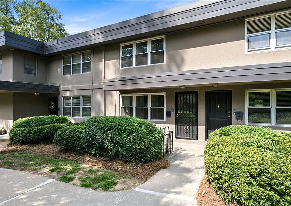 1st image of 276 Lakemoore Dr NE APT C