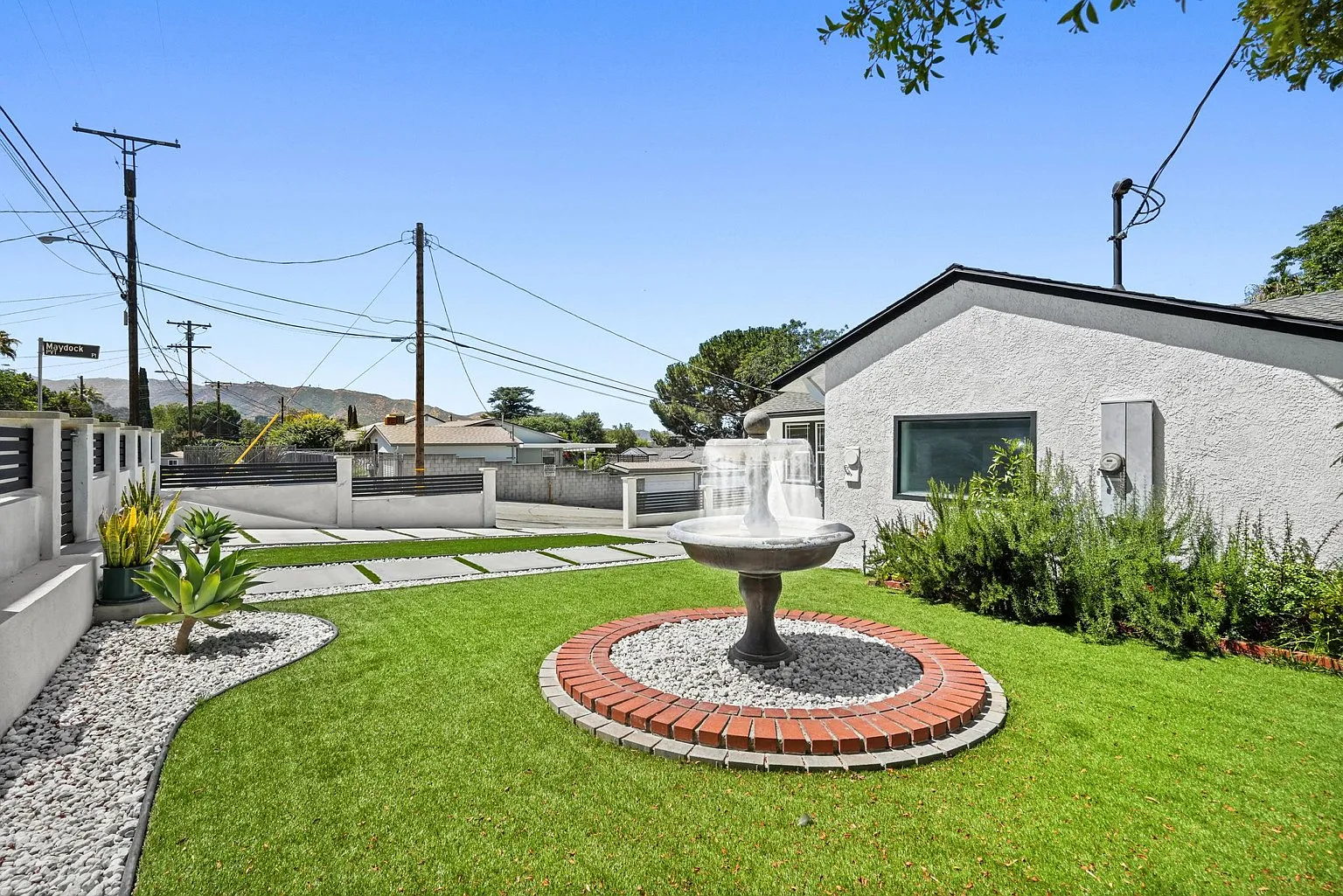 3 bed, 1.5 bath, 1107 sqft, $4,250 — Photo 3