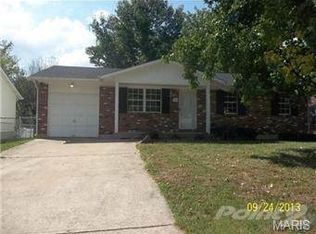 37 Oak Forest Dr, Saint Peters, MO
