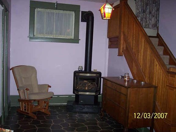 Welcoming entryway with Gas Fireplace