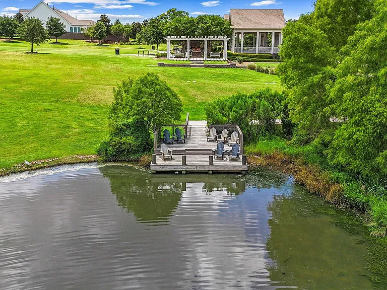 2221 Salt Grass Trl — Photo 44