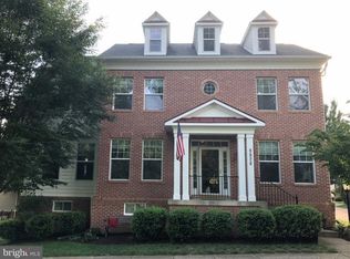 8820 Song Sparrow Dr, Gainesville, VA 20155