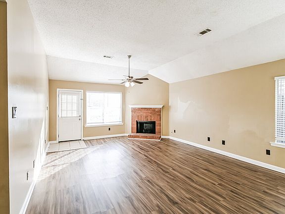 4th image of 9415 Garden Woods Dr