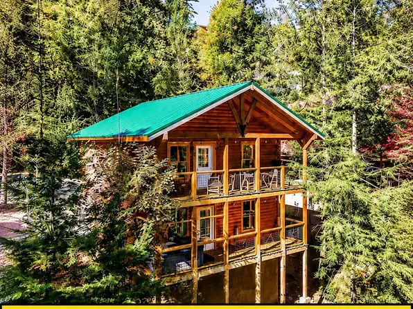 1633 Misty Hollow Way, Gatlinburg, TN 37738
