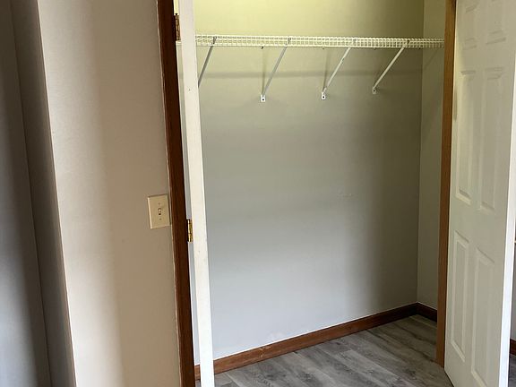 4th image of 107 N Linden St