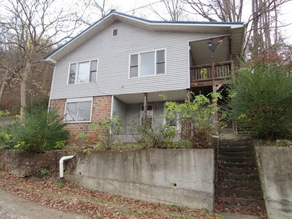 241 Combs St, Hazard, KY 41701