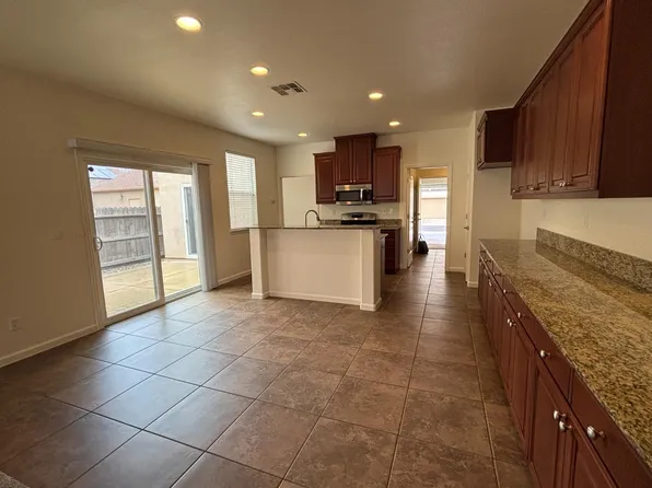 3208 Ardley Dr, Roseville, CA 95747