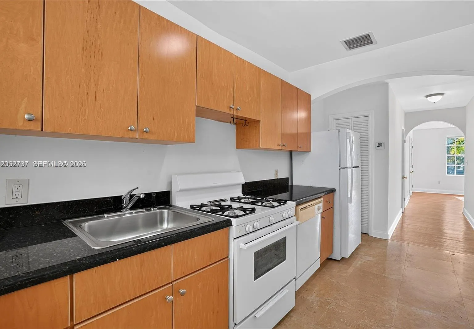 Vila Mara Condo — Photo 2