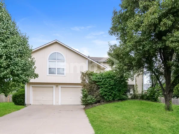 17151 King Ct, Gardner, KS 66030